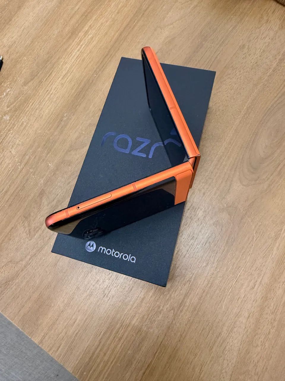 Motorola Razr 50 5G - Orange  - Foto 5
