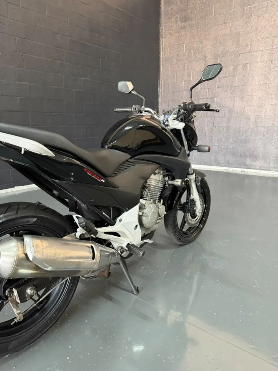 CB 300R 2011 - Foto 3