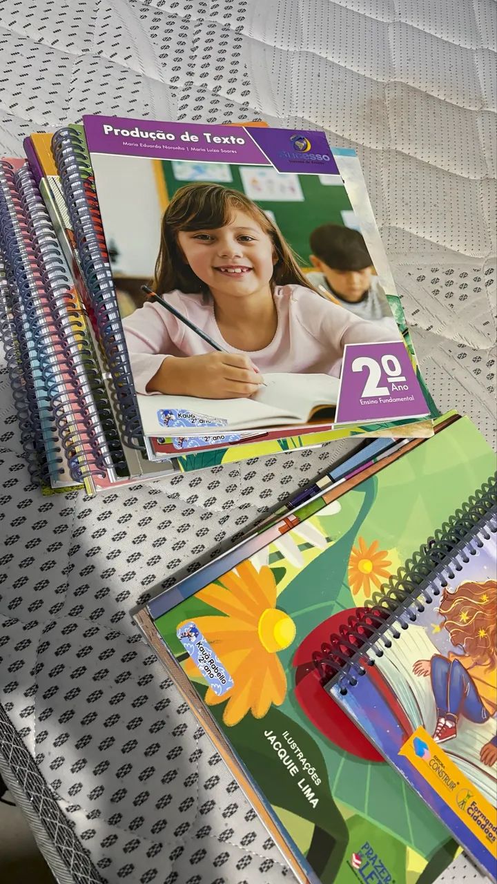 Selling a set of textbooks for 2nd grade SUCESSO