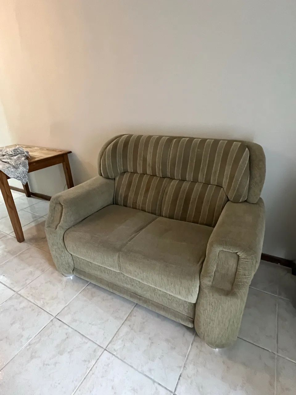 Sofá 2 lugares em excelente estado - Foto 4