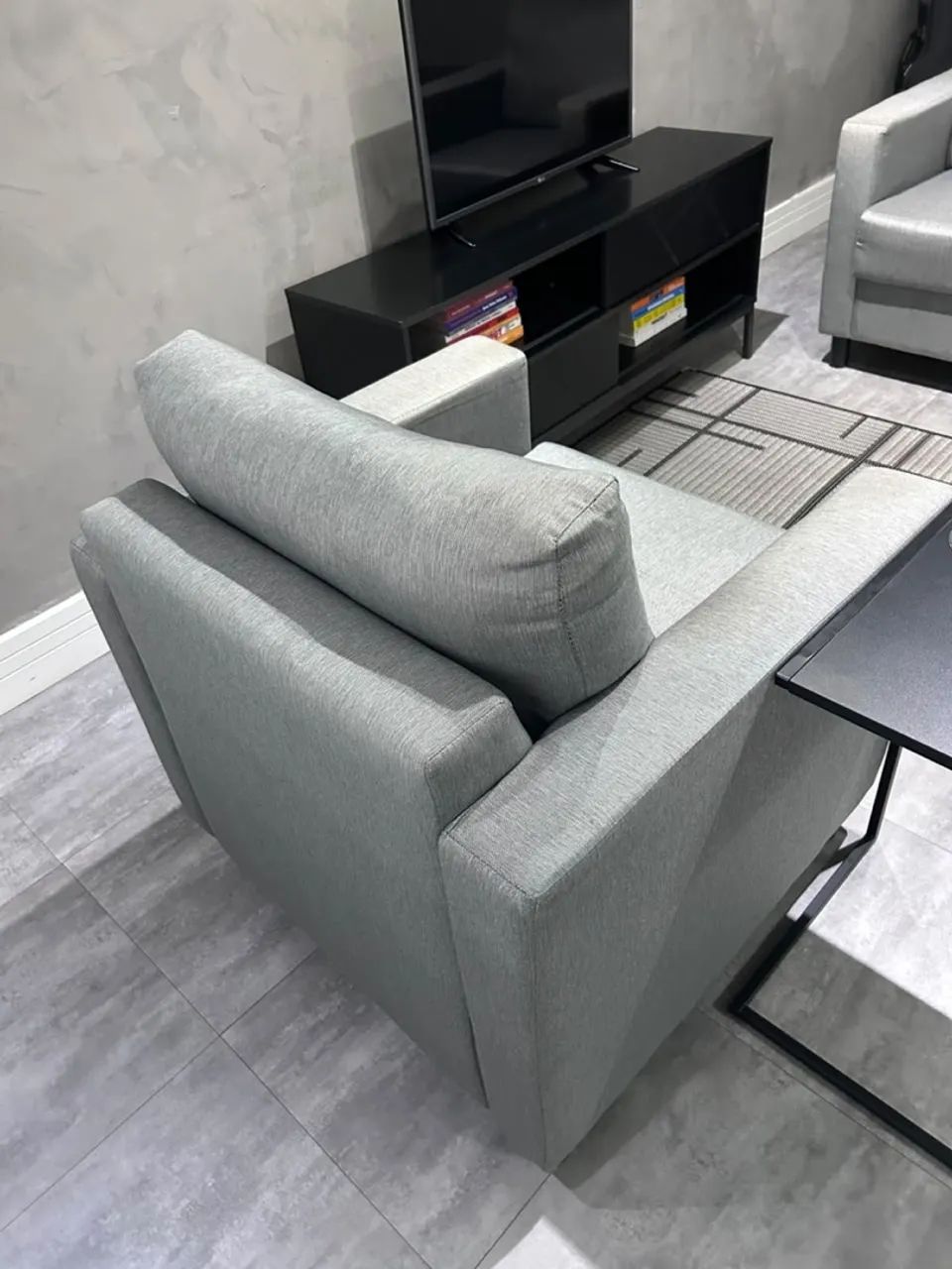 Poltrona Confortável Cinza - Design Moderno para Sala ou Escritório - Foto 3