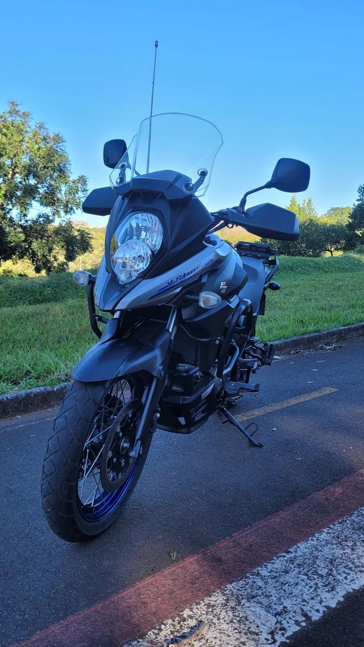 Vstrom 650 2023 cinza, em ótimo estado. - Foto 2
