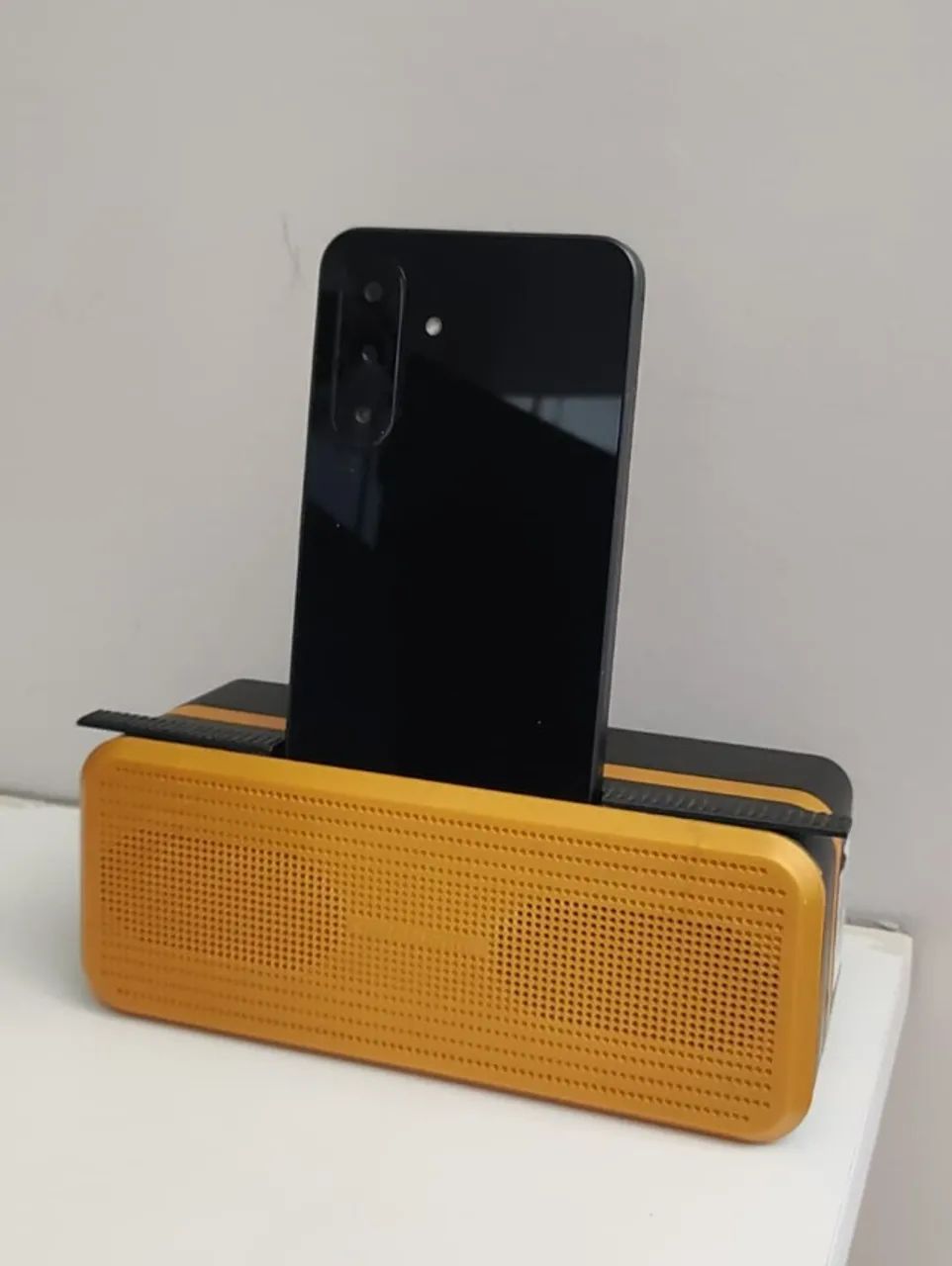 Suporte para Celular com Amplificador de Som Chilli Beans
