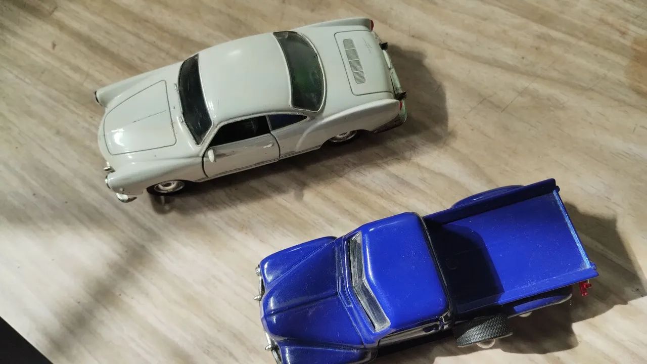 Duas Miniaturas Inclusas, carrinhos em bom estado! - Foto 2