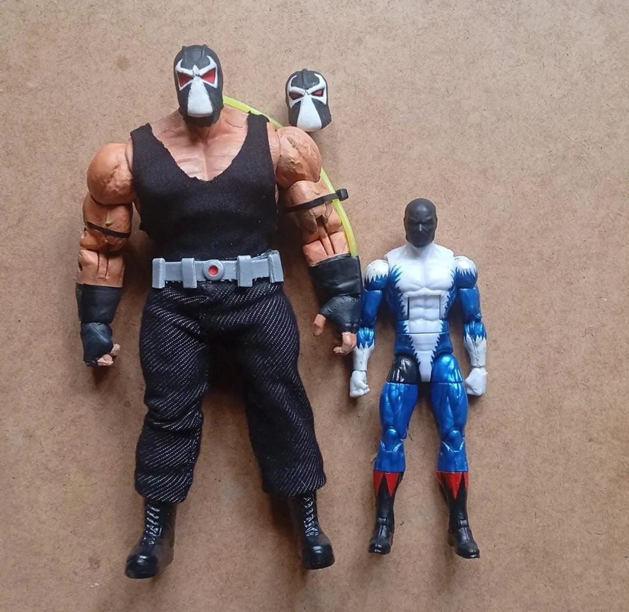 Boneco Bane DC Marvel legends 