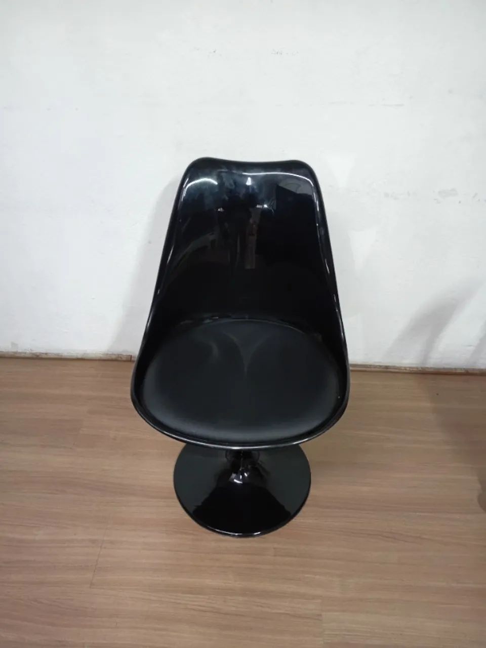 Cadeira Design Saarinen Preta em ABS 