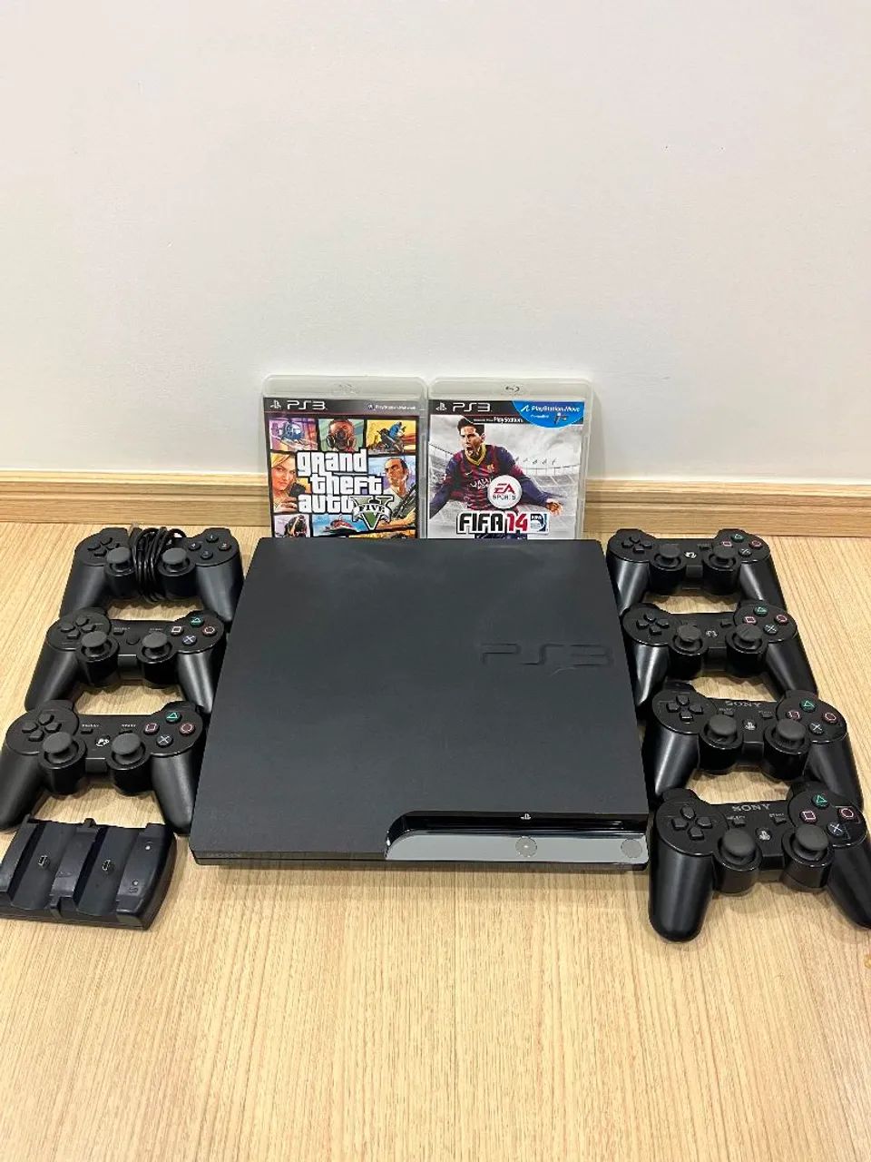 Ps3 com jogos e controles