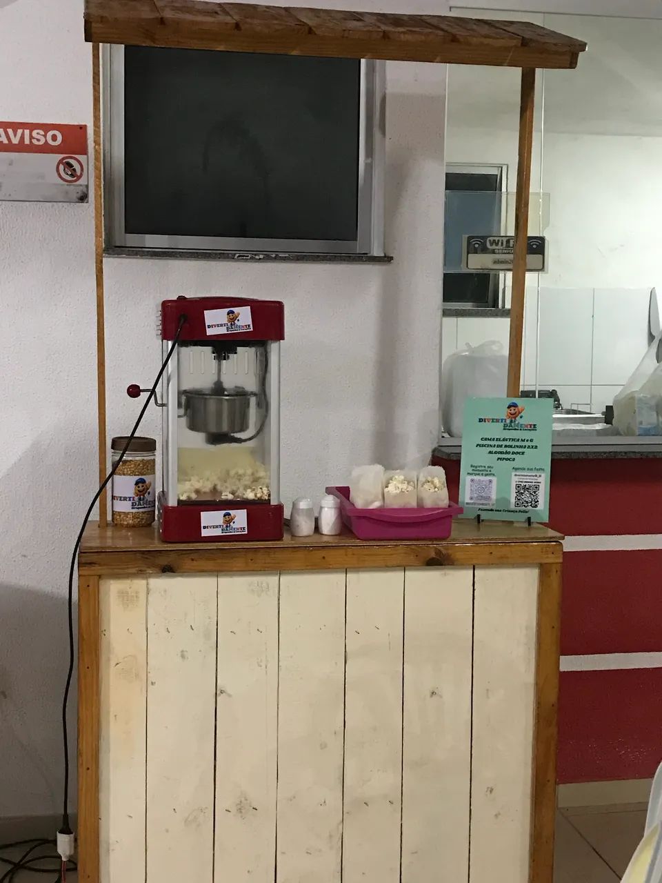 Aluguel de pula pula casinha de bolinha pipoca e algodão doce  - Foto 2