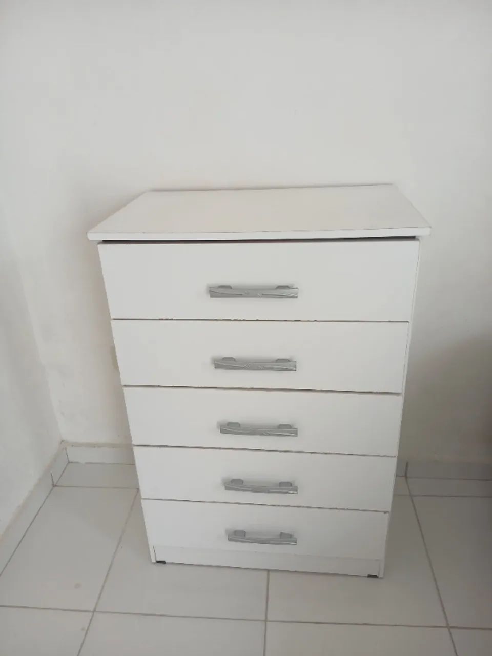 Cômoda com 5 gavetas branca