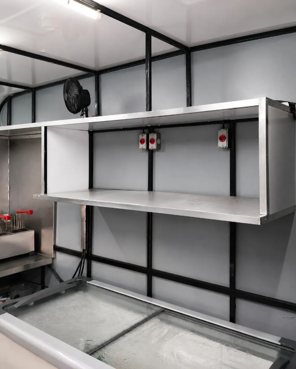 Trailer Gastronômico Completo 3,5 × 2,5m ? Pronto para trabalhar - Foto 4