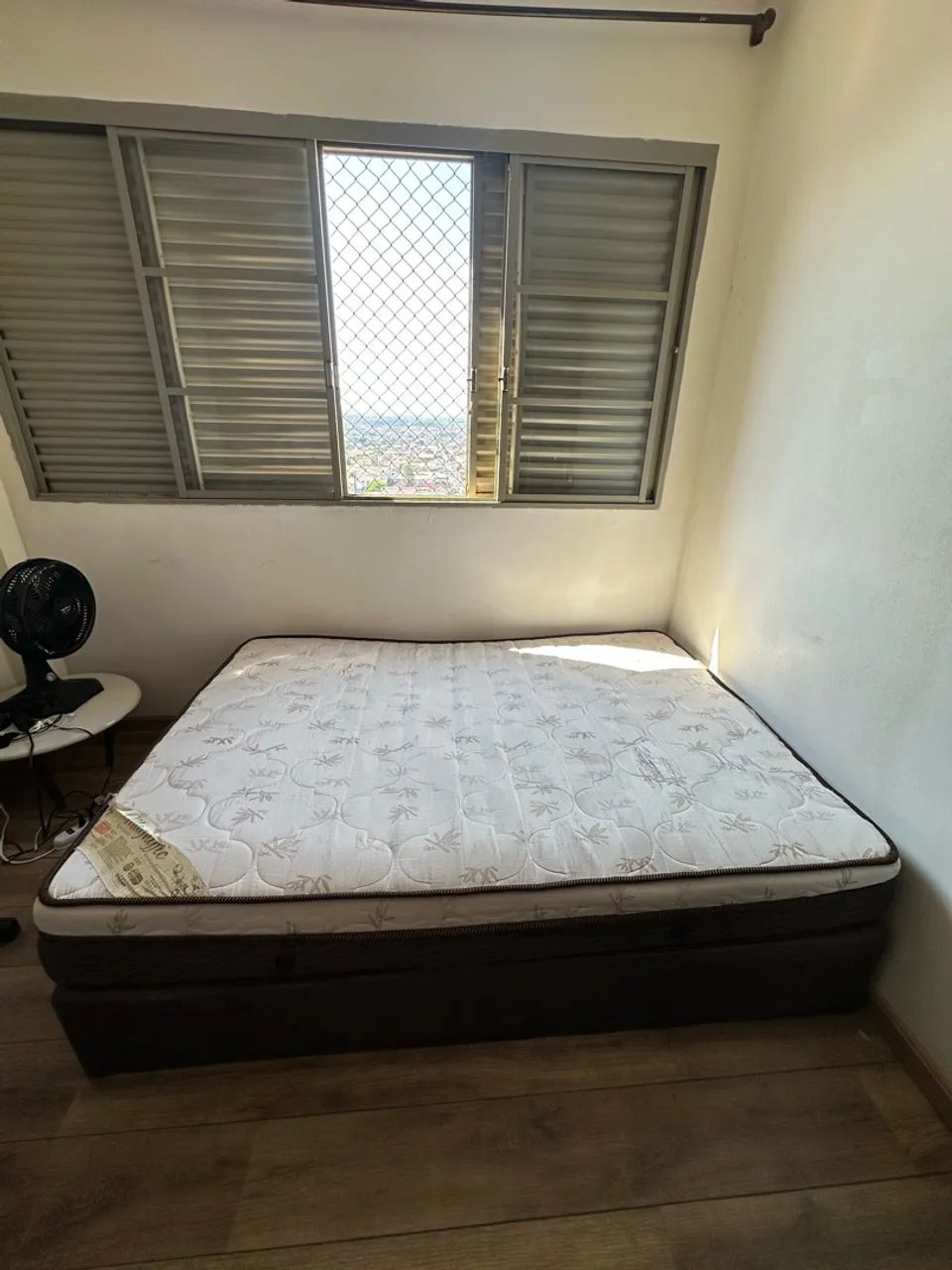 CAMA DE CASAL BOX EM PERFEITO ESTADO - Foto 3