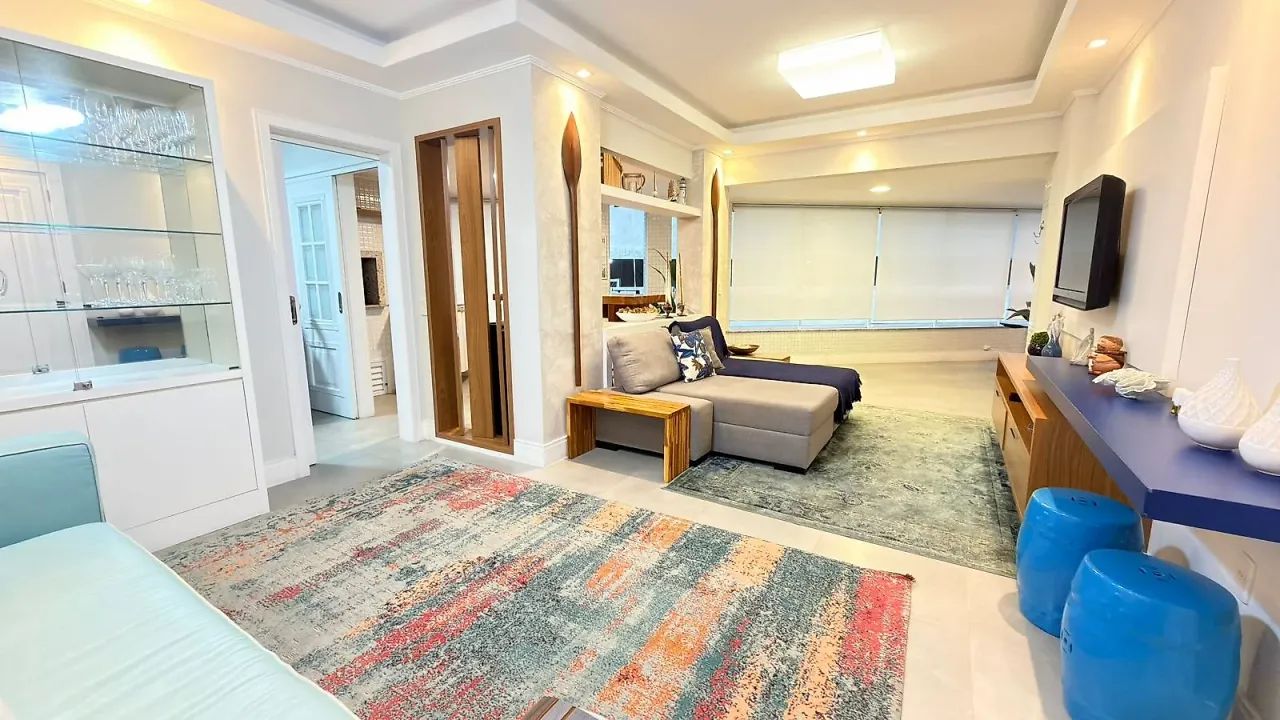 Apartamento 3 Quartos com 1 Suíte e 2 demi-suítes e 118m² - Centro