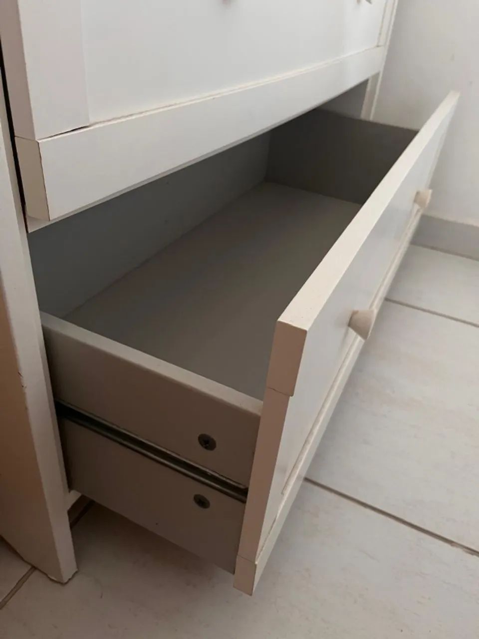 Cômoda usada com 3 gavetas - Foto 3