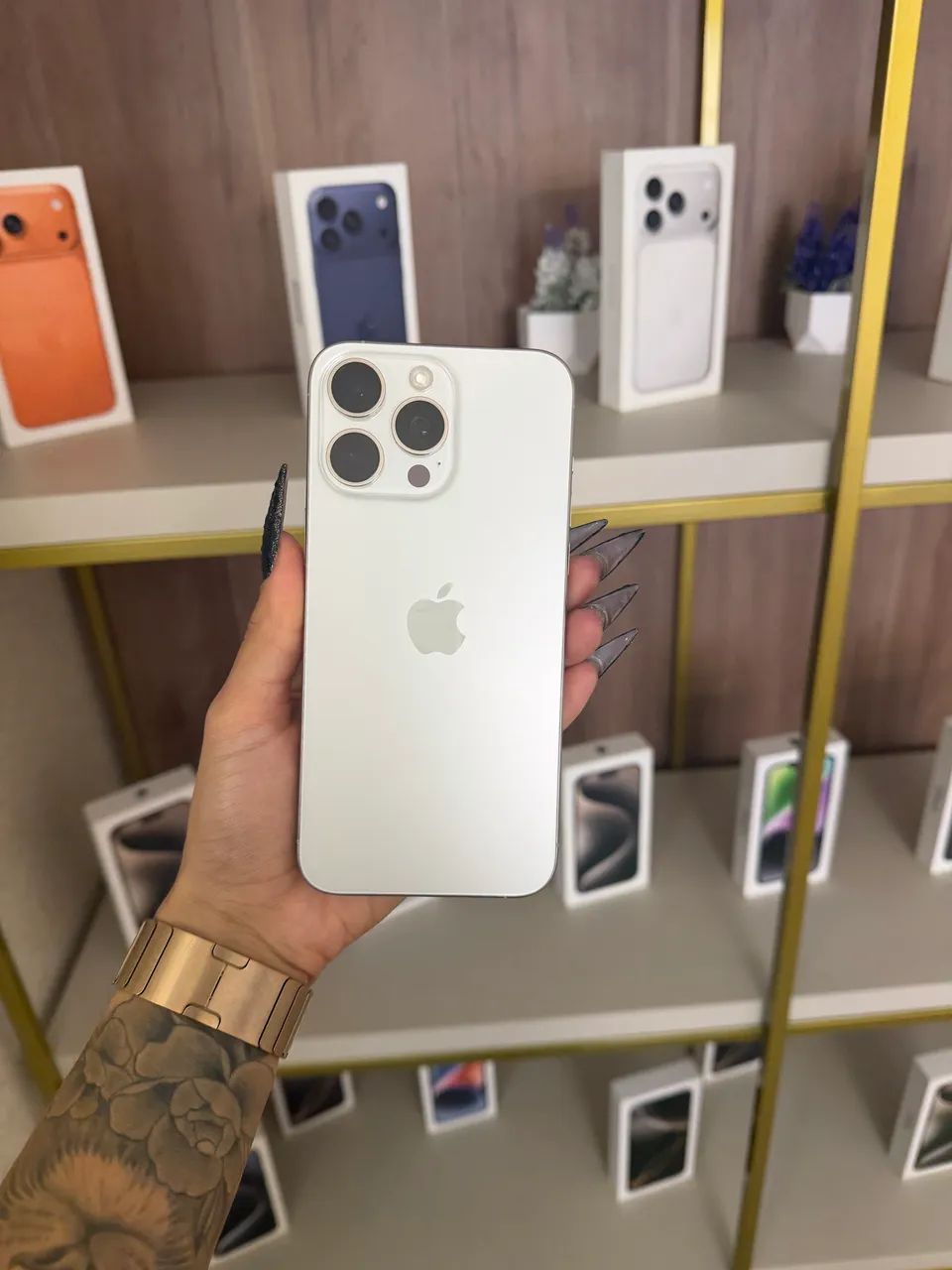 iPhone 15 Pro Max Titânio Branco - Foto 2