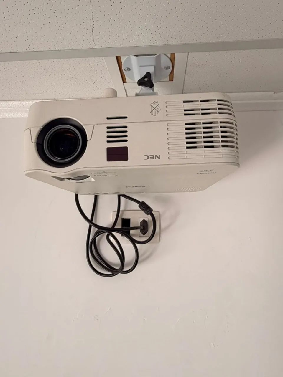 Projetor NEC modelo VE282 - Foto 2