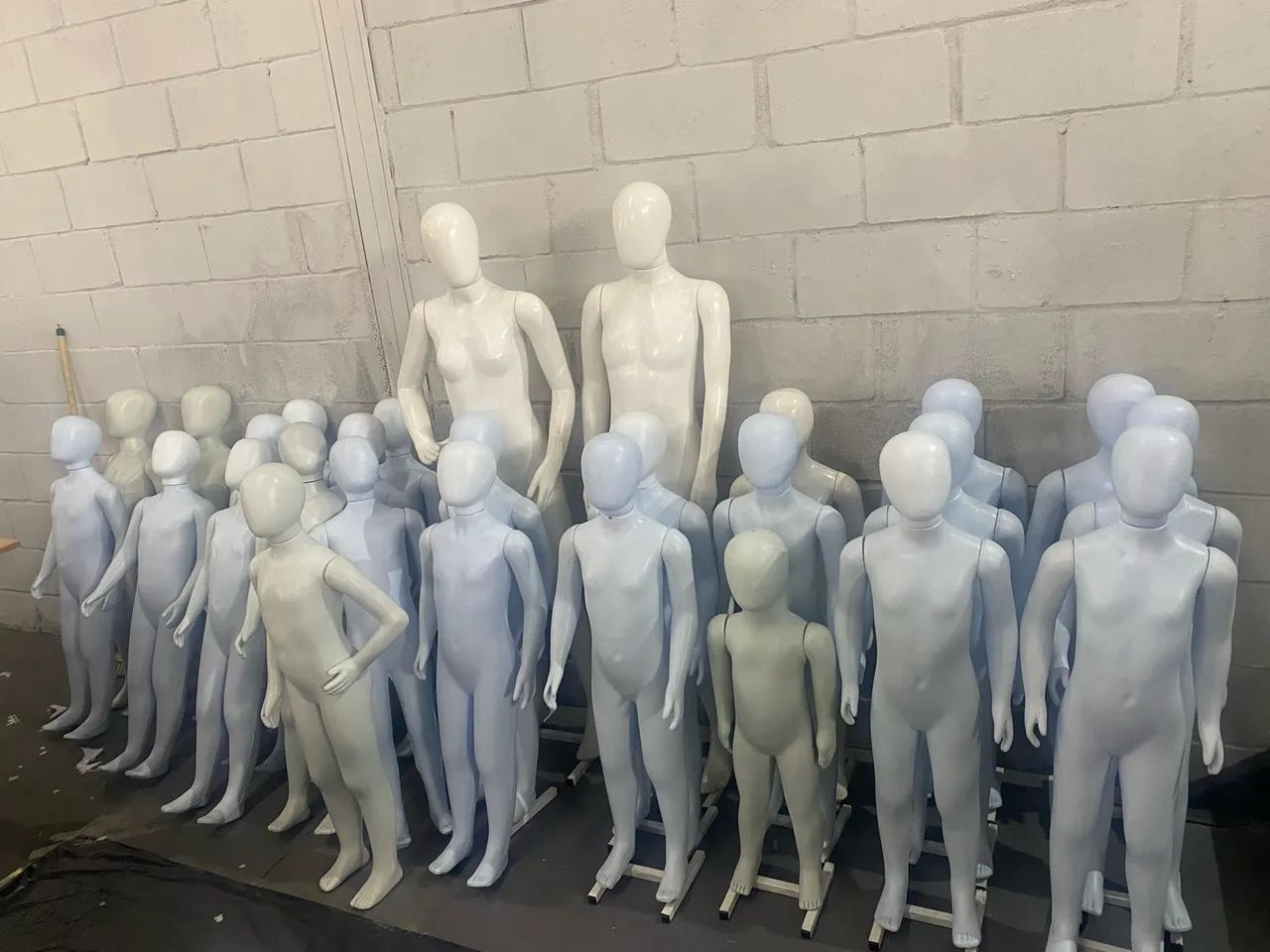 Vendo manequins semi novos - Foto 2
