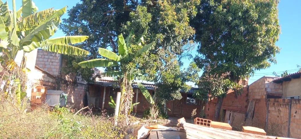 TERRENO DE 10x25, COM BARRACO CONSTRUIDO NO FUNDO. - Foto 2