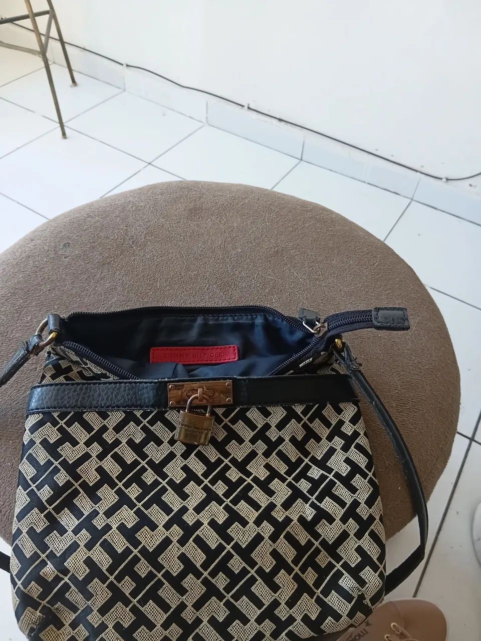 Bolsa Tommy com avaria