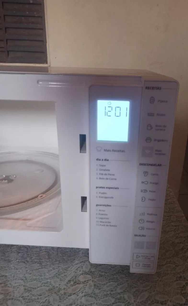 Microondas Brastemp de 32 litros  - Foto 3