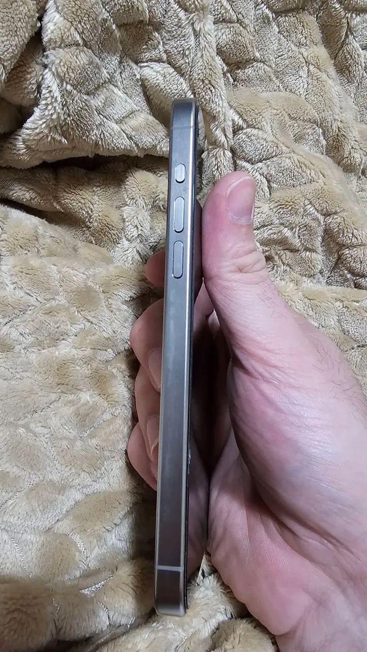 IPhone 15 Pro Max - Foto 5