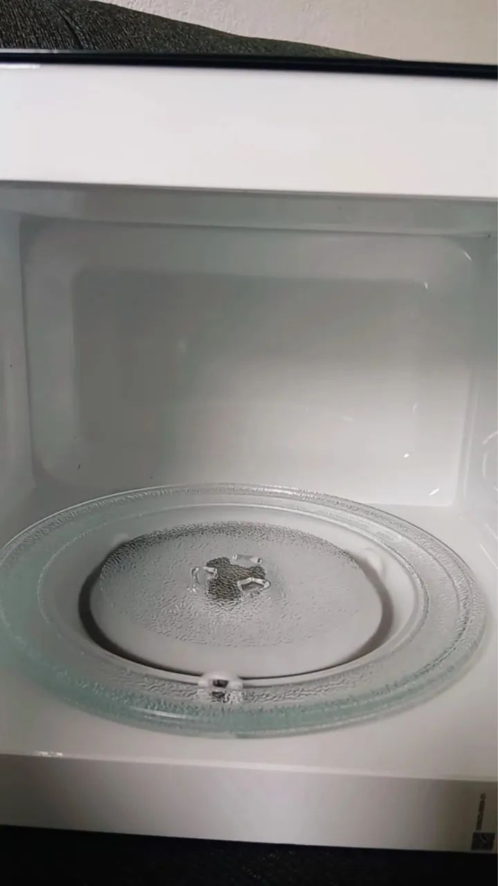 Microondas novíssimo - 21L - Foto 3