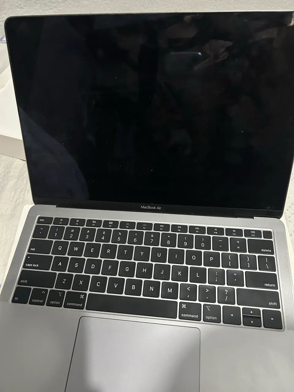 Vendo MacBook Air com tela quebrada! Porém o restante funciona normal.