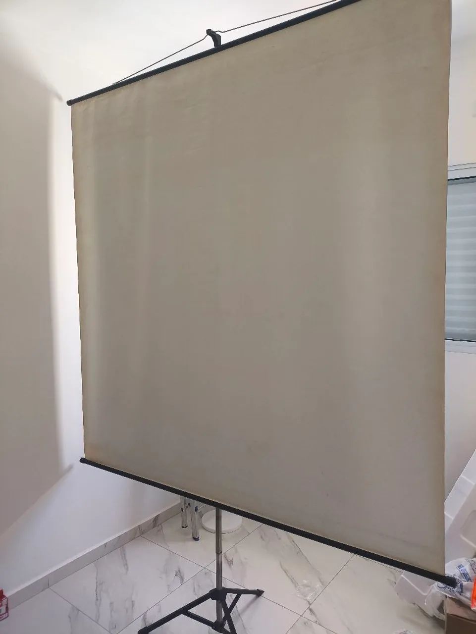 Tela de projetor com tripé  - Foto 2