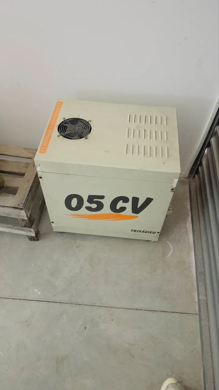 TRANSFORMADOR TRIFÁSICO 05cv
