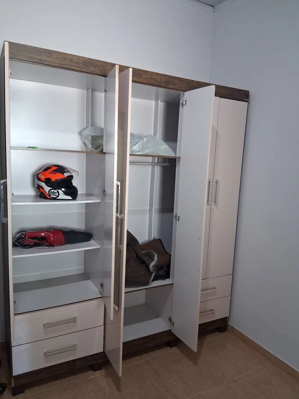 Vendo guarda roupa e sofá semi novo.  - Foto 4
