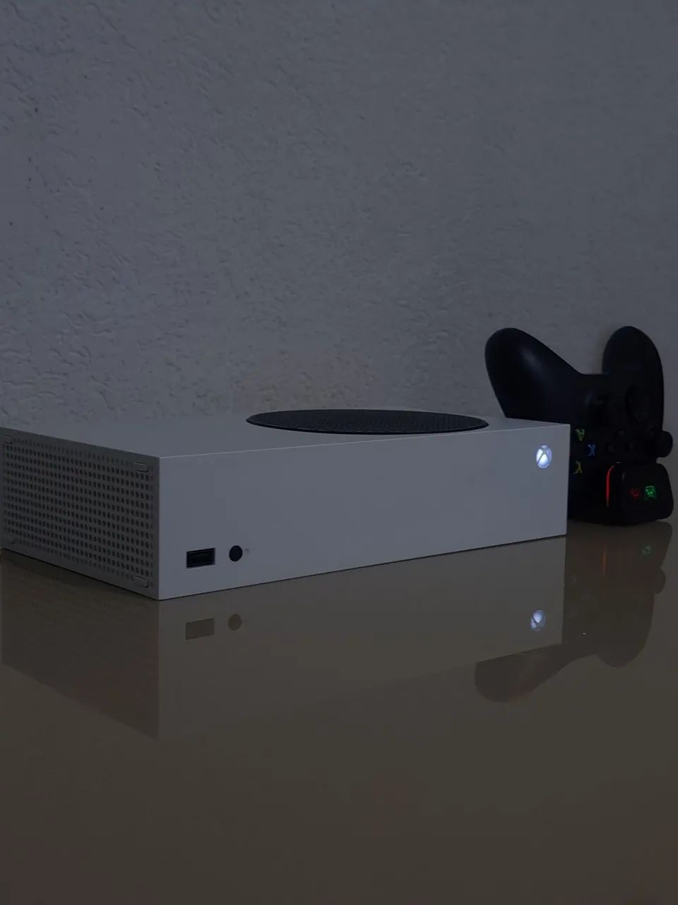 XBOX SERIES S COM BASE CARREGADORA - Foto 3