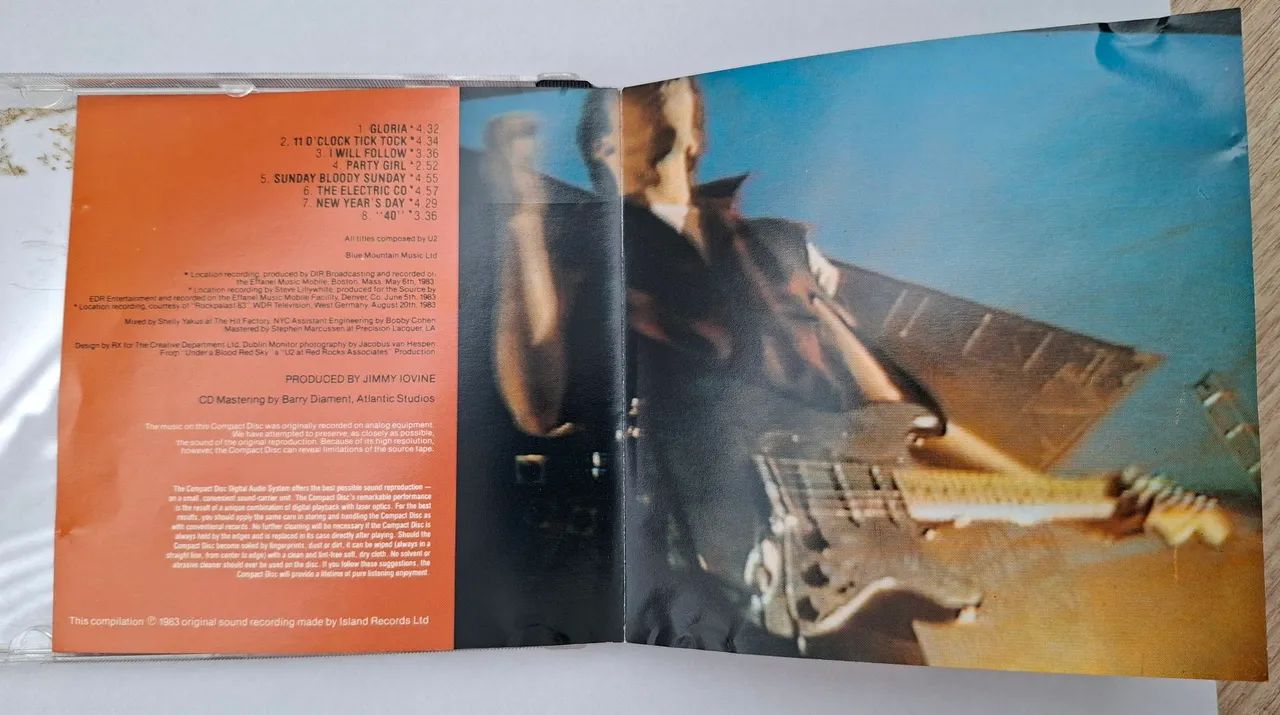 Cd U2, Live,  Under a Blood Red Sky - Foto 3