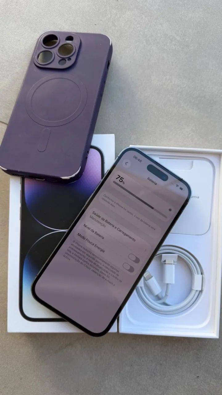 iPhone 14 Pro roxo
