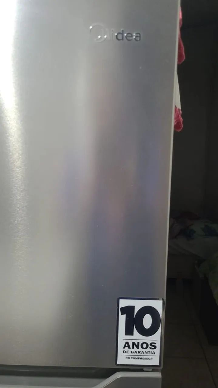 Geladeira grande marca midea...