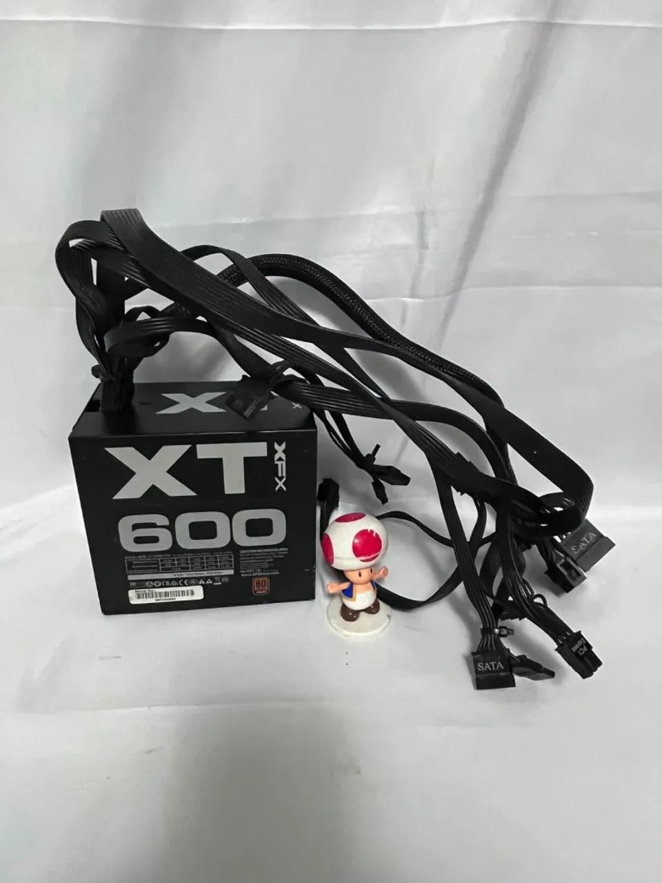 FONTE XFX DE 600 WATTS 