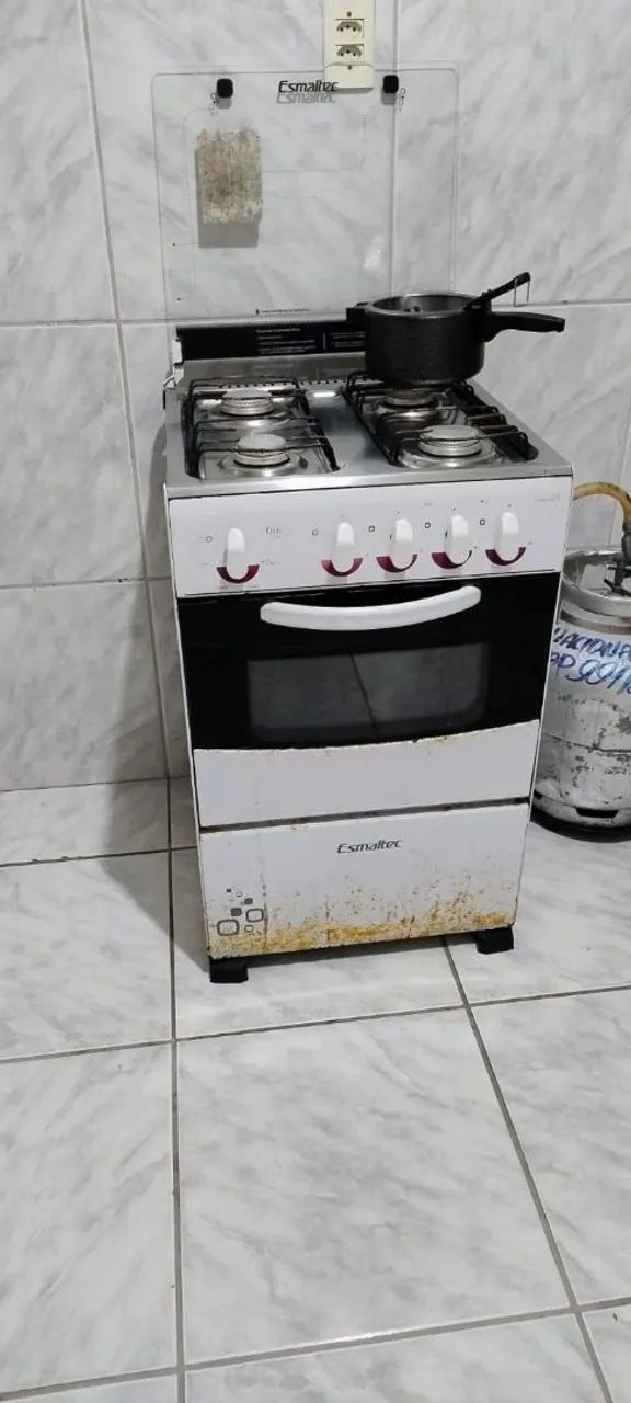 Fogão 4 bocas funcionando 