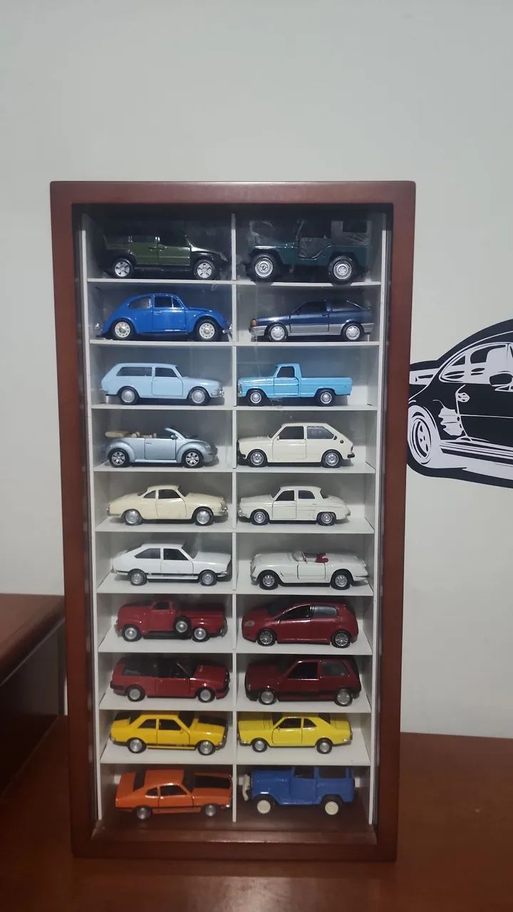 Prateleira de miniaturas. - Foto 2