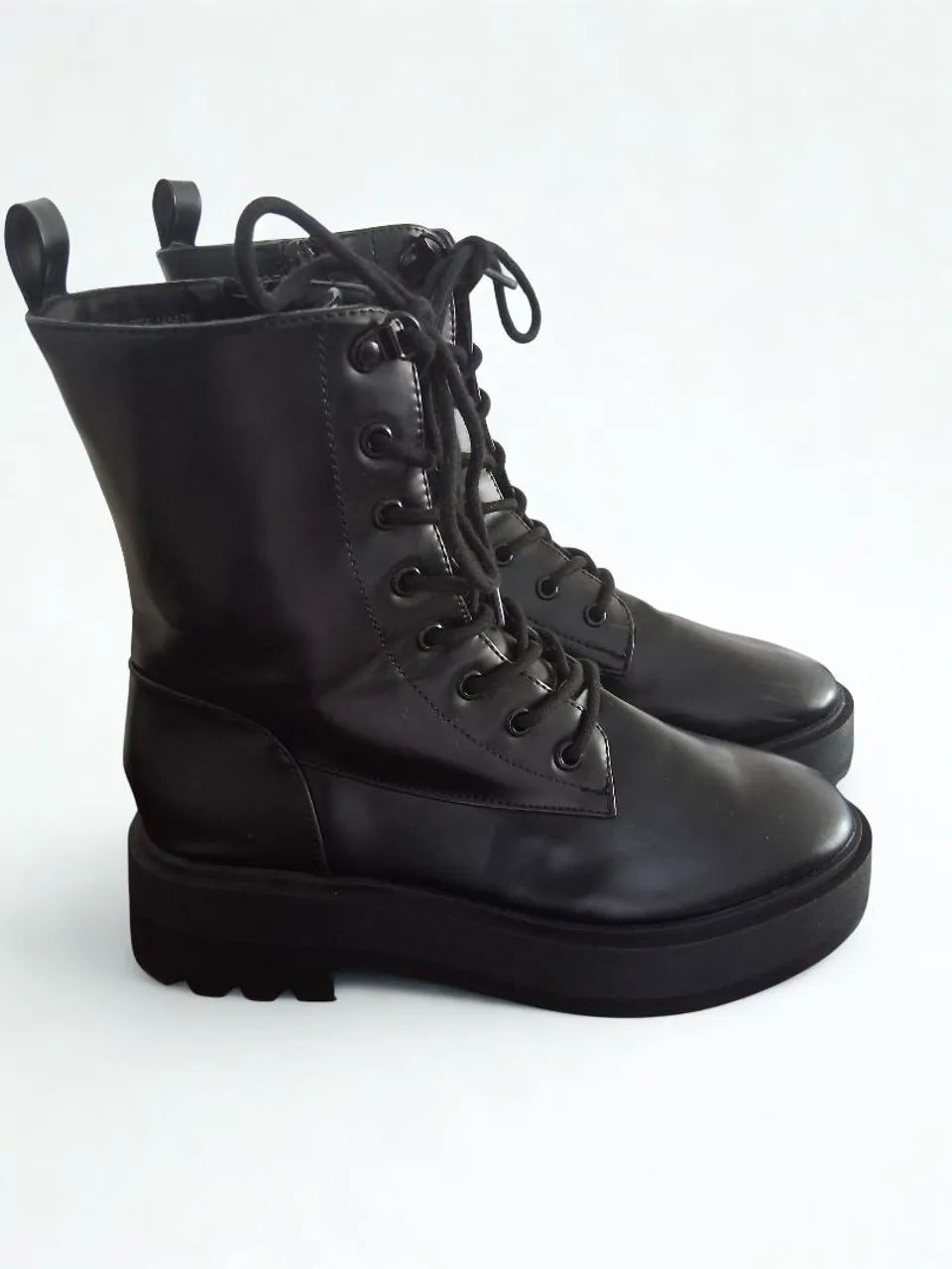 Bota coturno Primark,  tam.39, pouco usada.