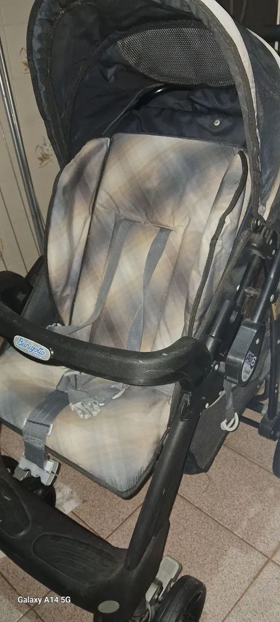 Carrinho de Bebê Burigotto AT6 - Cabo Reversível e Muito Conservado