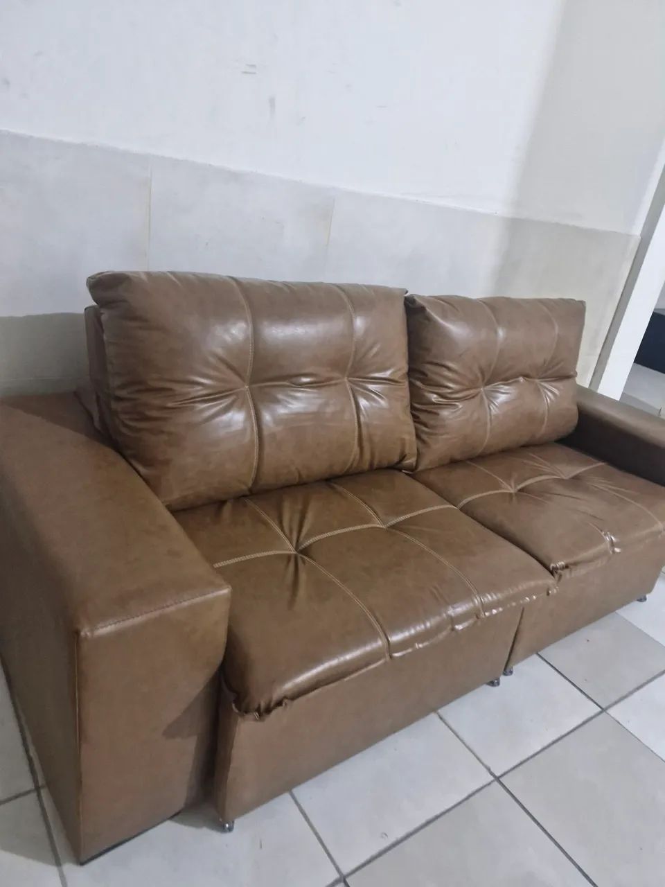 Sofá courino em perfeito estado 2,18m - Foto 2