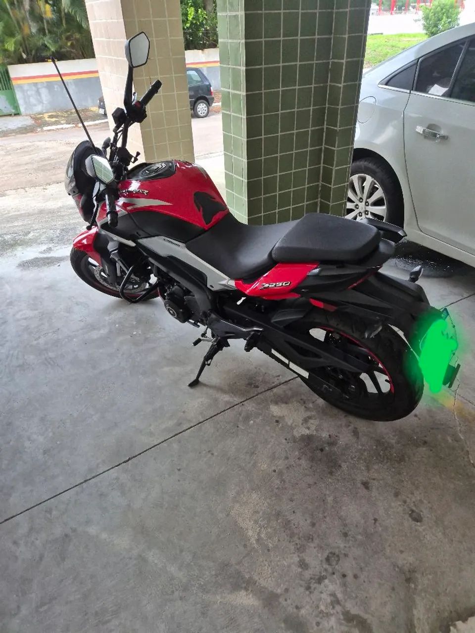 DOMINAR 250