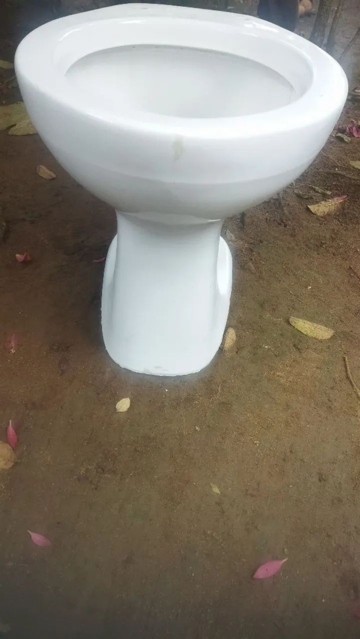 Vaso sanitário branco  - Foto 3
