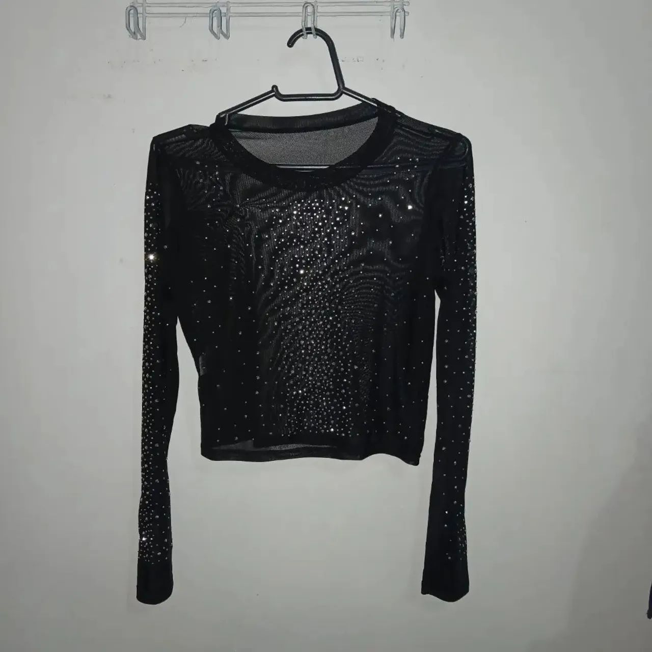 Blusa Tule com Aplicações de Strass 