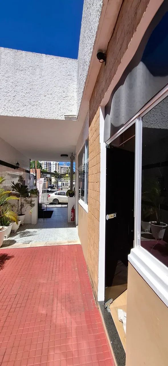 Sala dupla com 2 ar split + mini copa e ótimo wc - Excelente localização em frente a Deso. - Foto 2