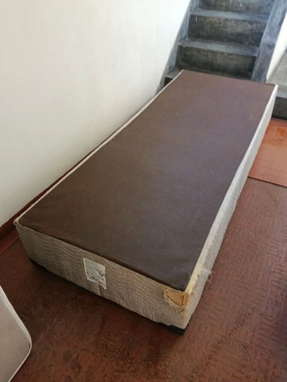 Box de cama de solteiro 
