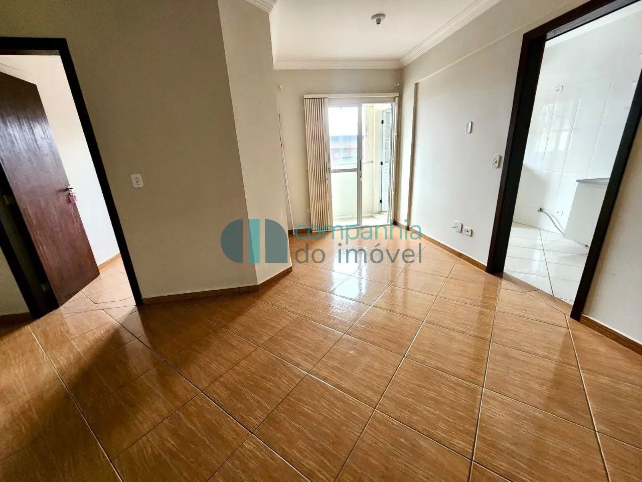APARTAMENTO TERREO COM SACADA BACACHERI - Foto 3