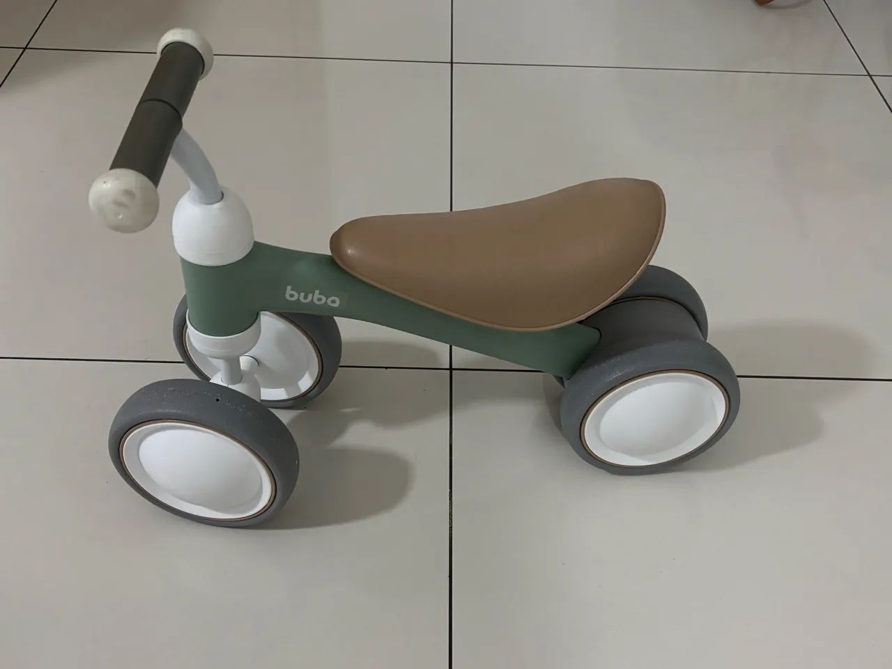 Bicicleta de equilíbrio buba