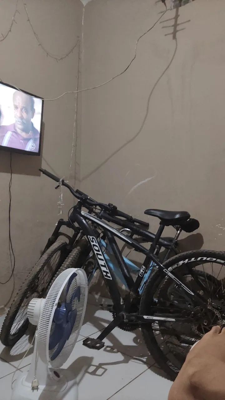 estou vendendo 2 bikes aros 29 