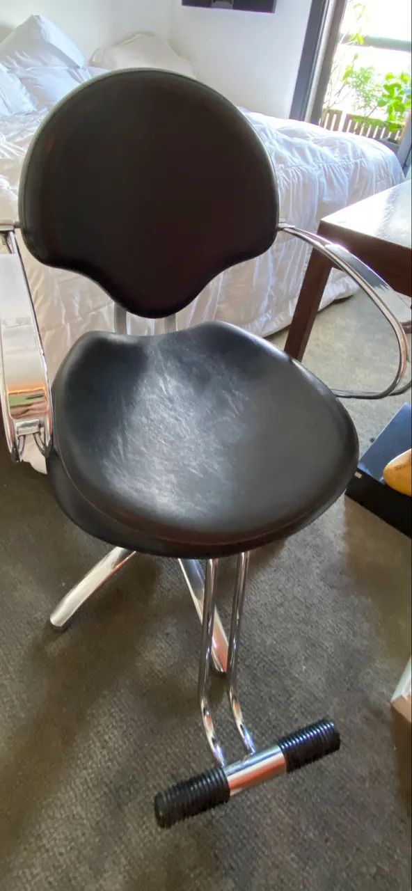 OFERTA!! Cadeira luxuosa para SALÃO de CABELEIREIROS - Foto 3