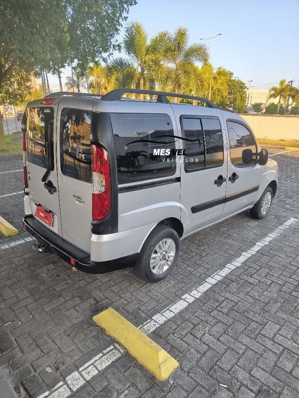 Fiat Doblo essence 1.8 ano 2012 - Foto 5