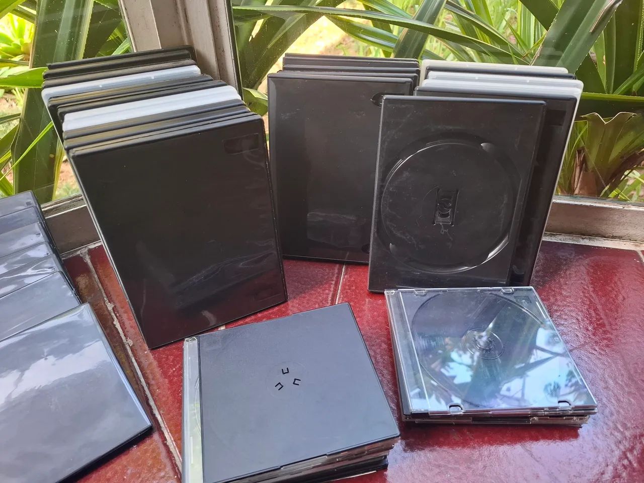 Dezenas de caixas de blu-ray, DVD e CD - Foto 4